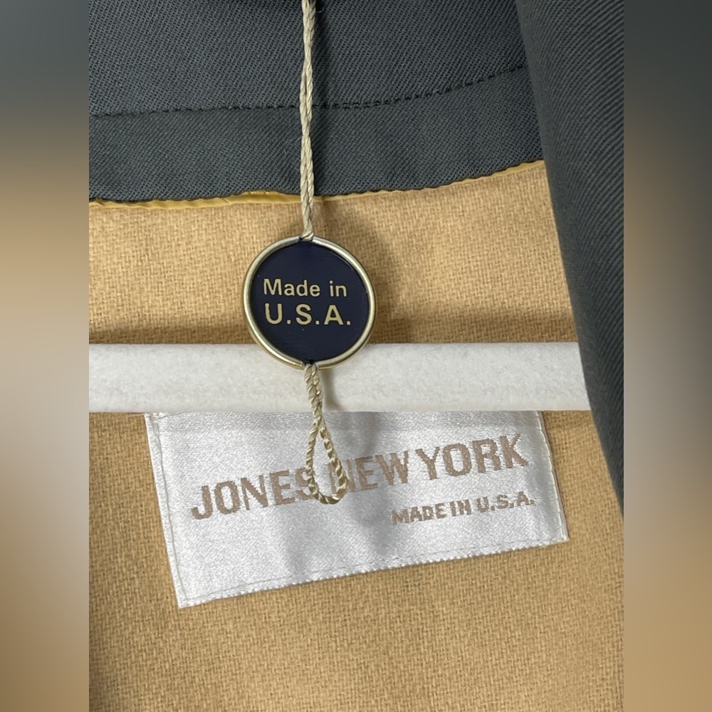 Jones New York Belted Trench Coat Vintage 1990s Made in the USA 100% Wool Lined - Picture 4 of 11